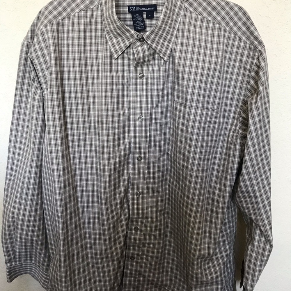 MENS 511 TACTICAL LONG SLEEVED TOP SZ XL!!